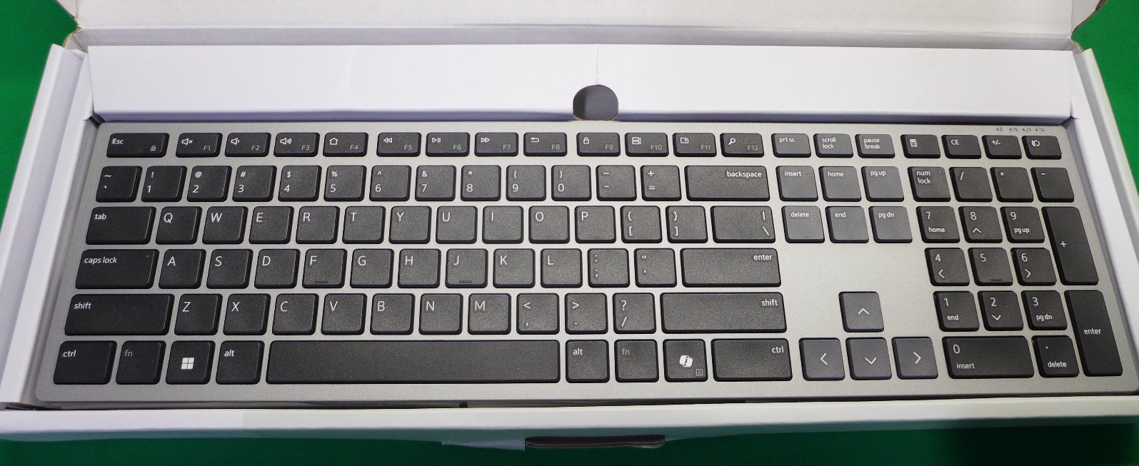 NEW Dell Pro Plus Keyboard Wireless KB700 811GP