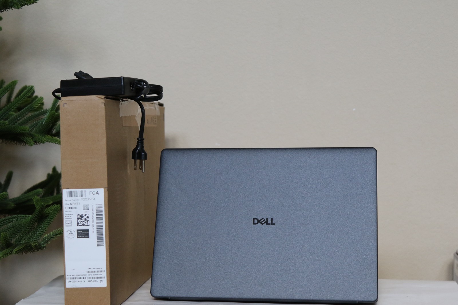 Dell 16 Plus DC16250 16″ 16:10Touch Display Intel Core 7 150U, 16GB RAM 1TB SSD