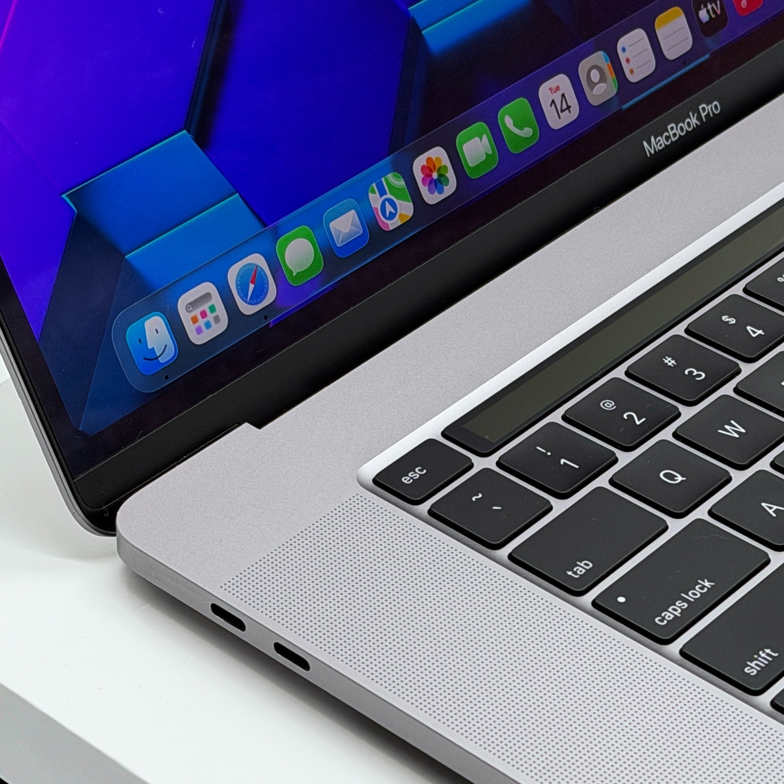 8TB SSD – MACBOOK PRO 16 INCH – 8TB SSD – 64GB RAM – WARRANTY