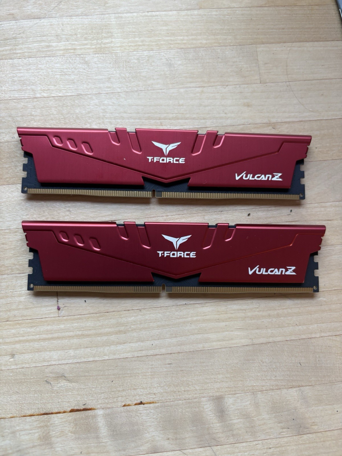 TEAMGROUP T-Force Vulcan Z 16GB (2x8GB) DDR4-3200 DIMM 288-Pin PC4-25600