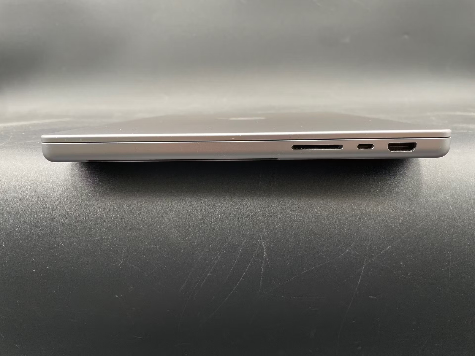 Apple MacBook Pro 14″ MKGP3 (M1 Pro 8-Core, 14-Core GPU -16GB-512GB SSD)