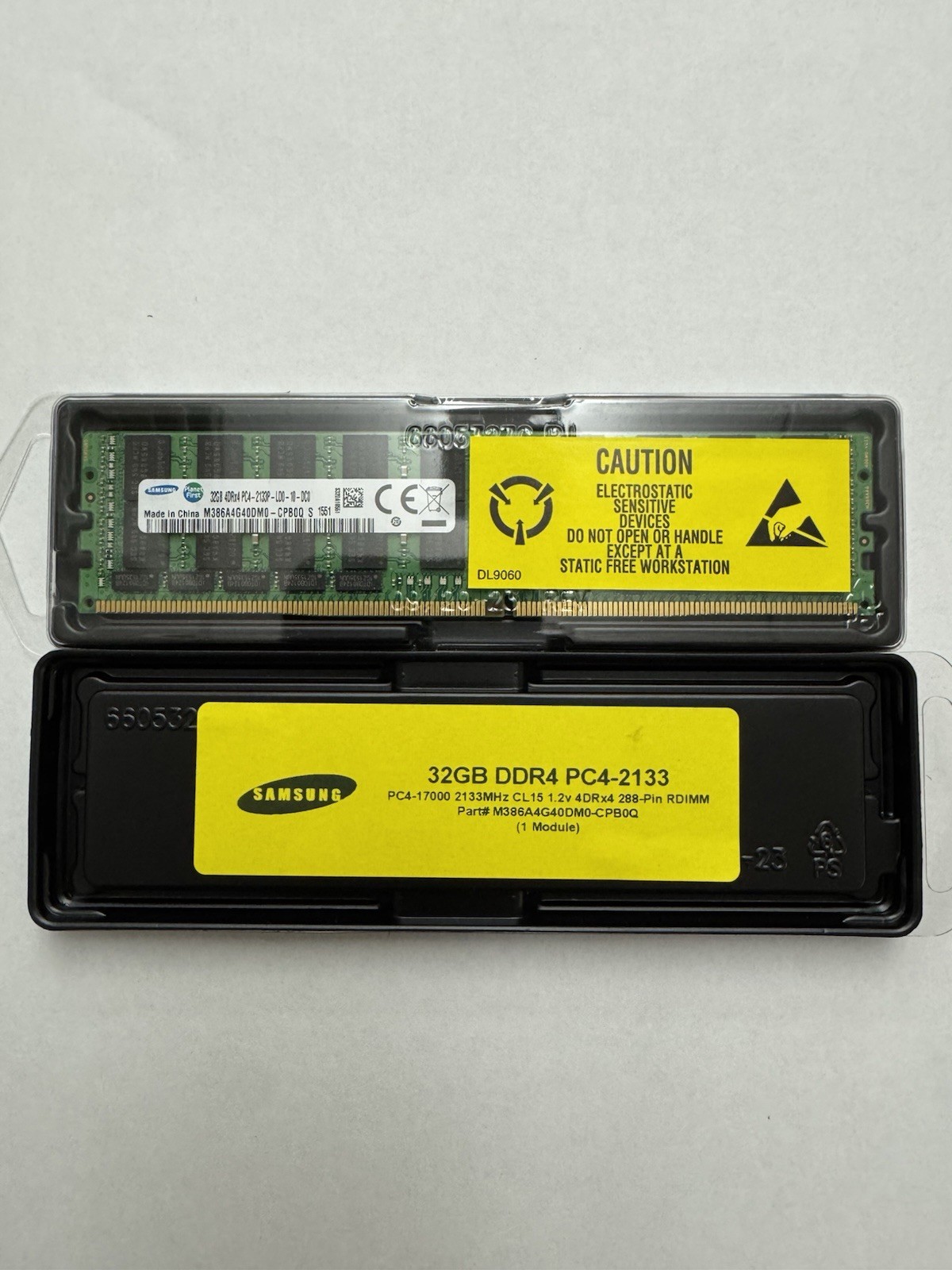 Samsung 32GB PC4-17000 (DDR4-2133) Memory (M386A4G40DM0-CPB0Q)