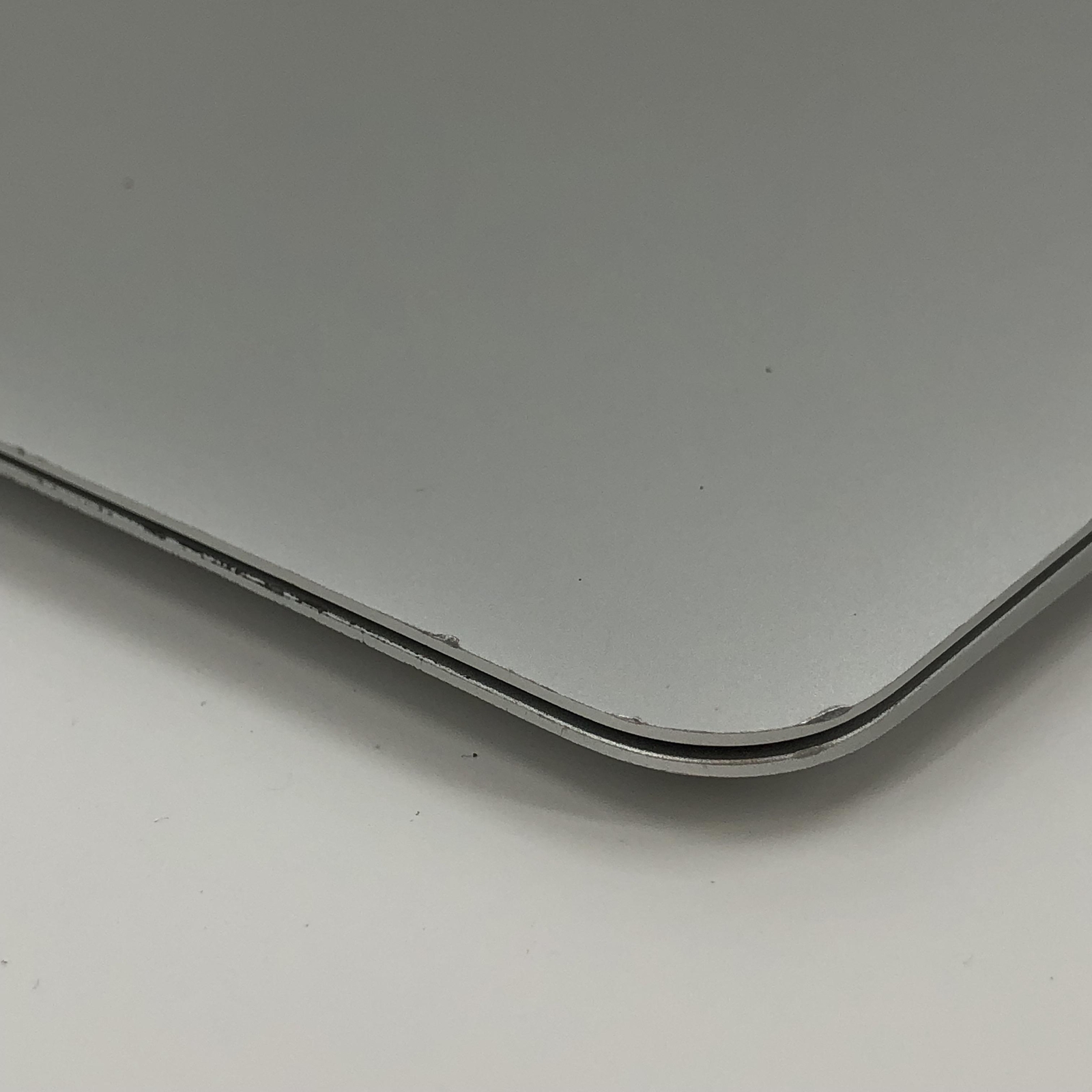 Apple MacBook Air 13 2017 1.8 GHz Intel Core i5 5th Gen 8GB 256GB SSD