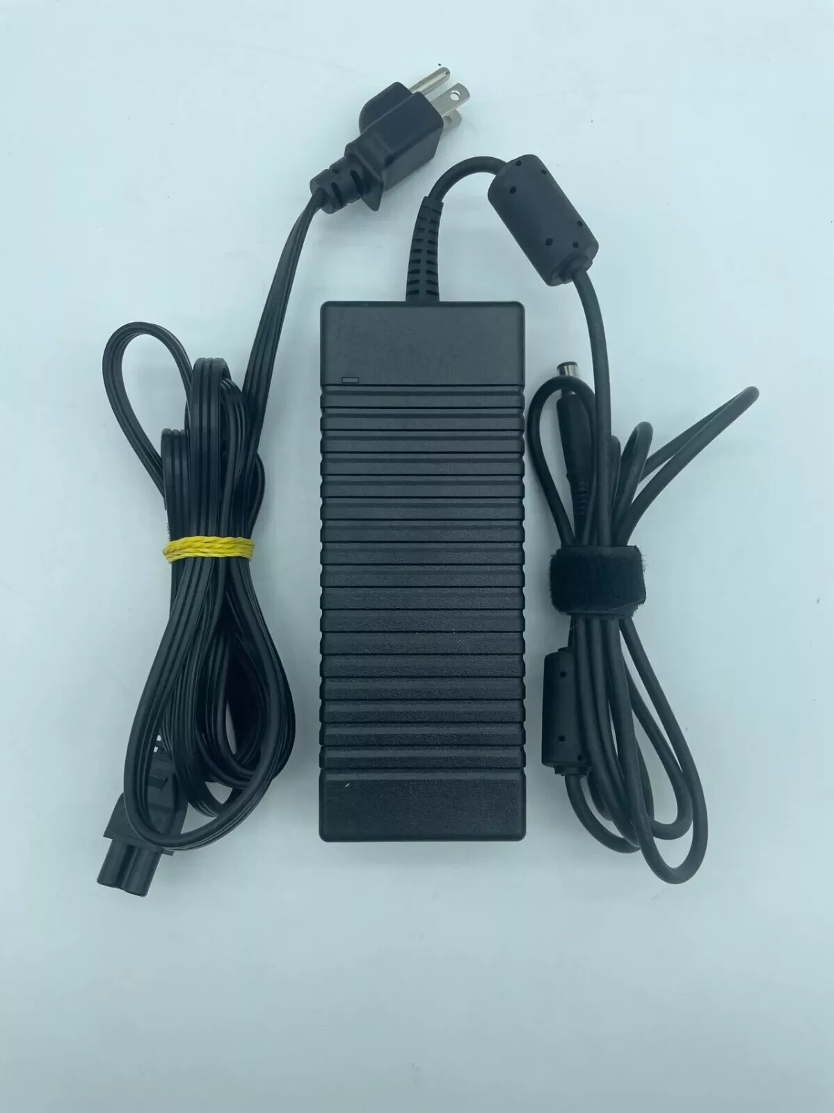 Genuine HP 135W 19.5V 6.9A AC Adapter for Elite 8300 8200 8000 7900 7800 USDT