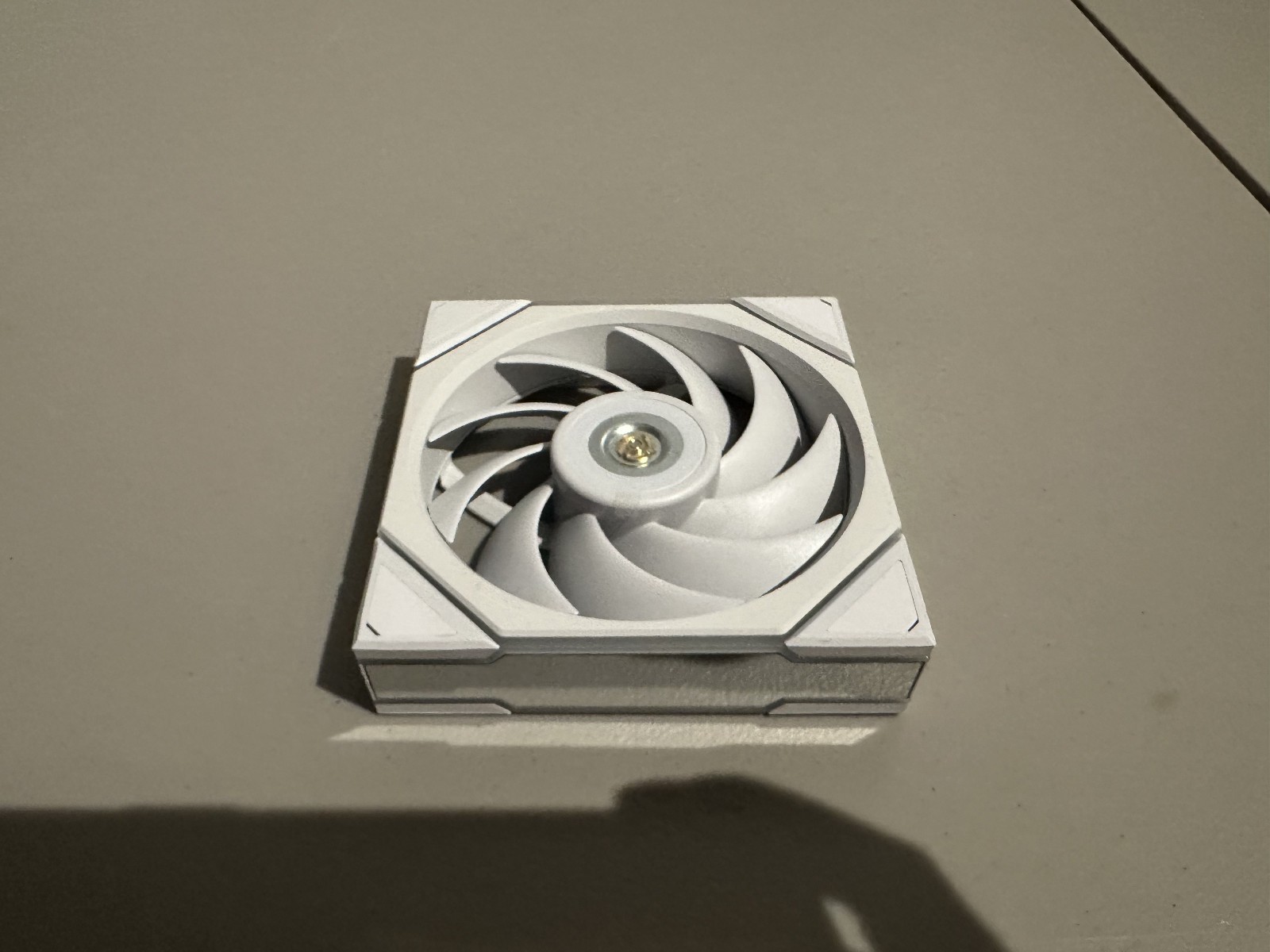 *FANS ONLY* Lian Li TL 120mm – White (1-Pack)