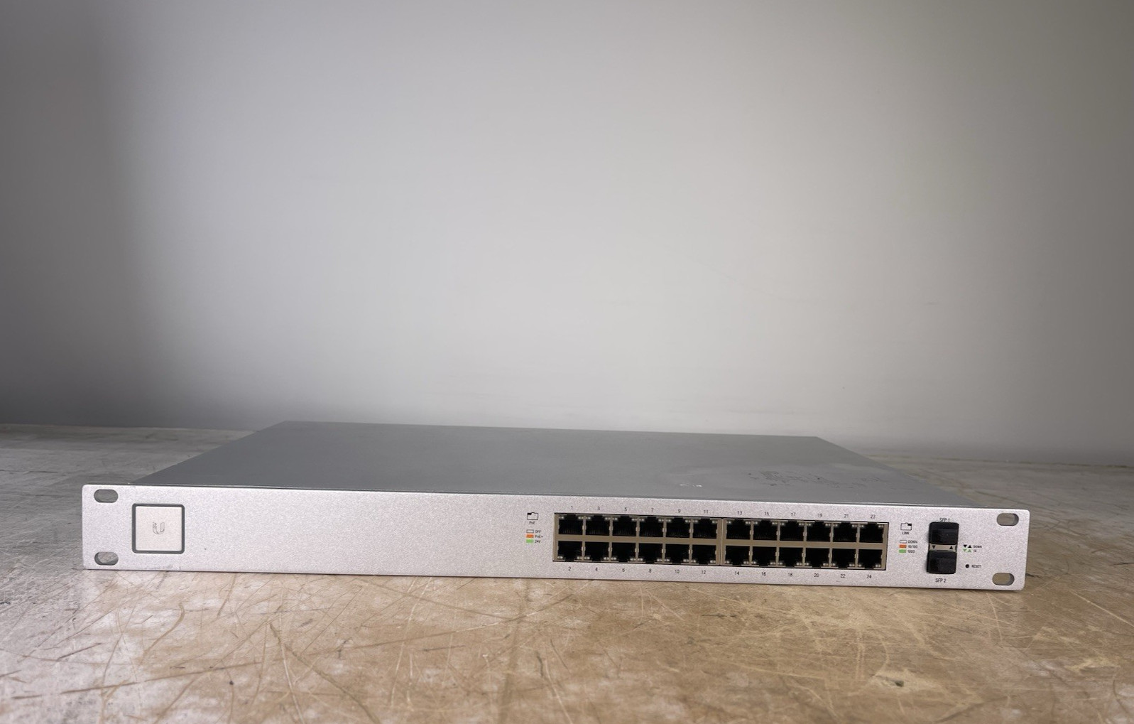 UBIQUITI US-24-250W 24-PORT GIGABIT ETHERNET SWITCH – (FOR PARTS)