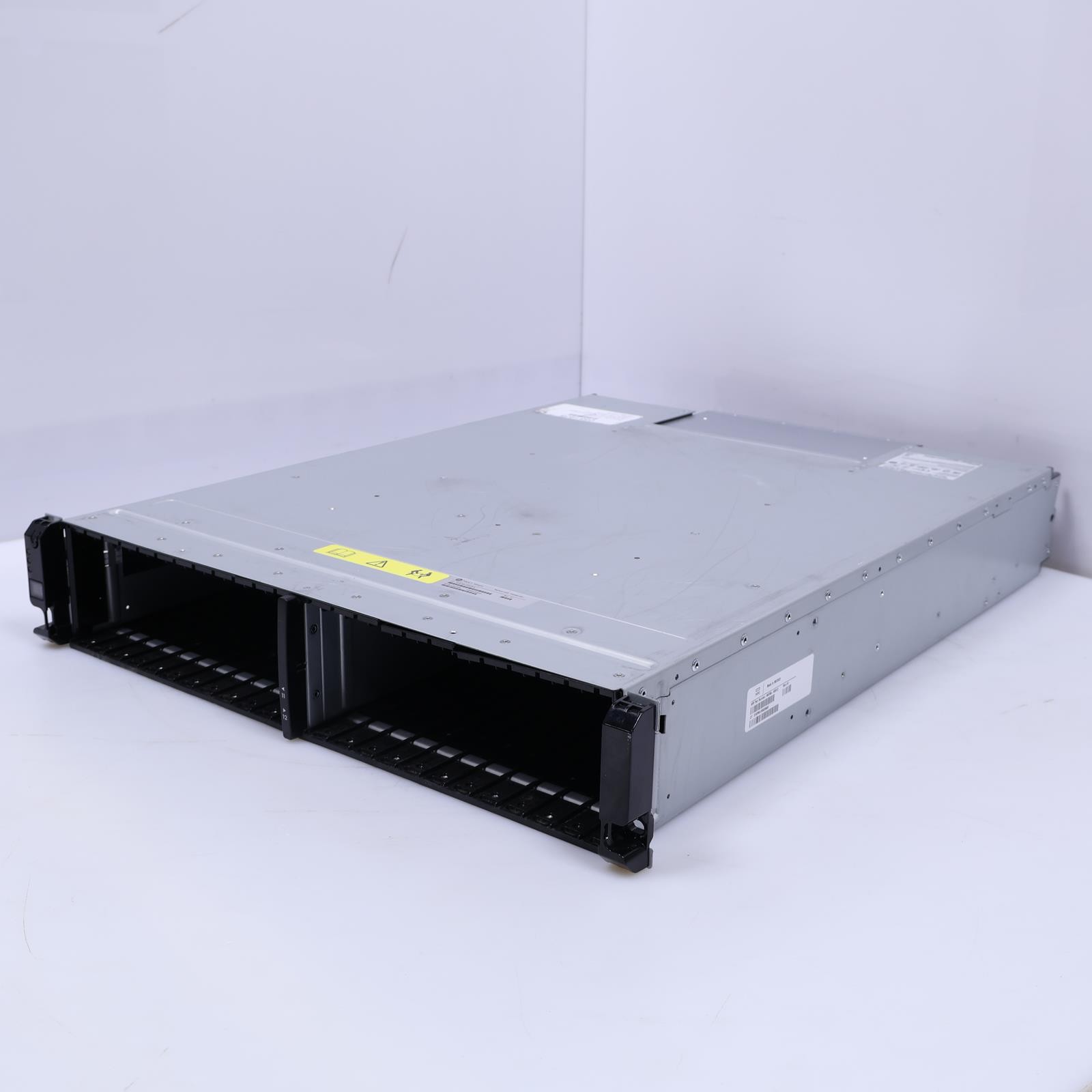 HP 3Par StoreServ 8000 Drv Enclosure 2x HPE StoreServ 8400 H6795-63001 Array