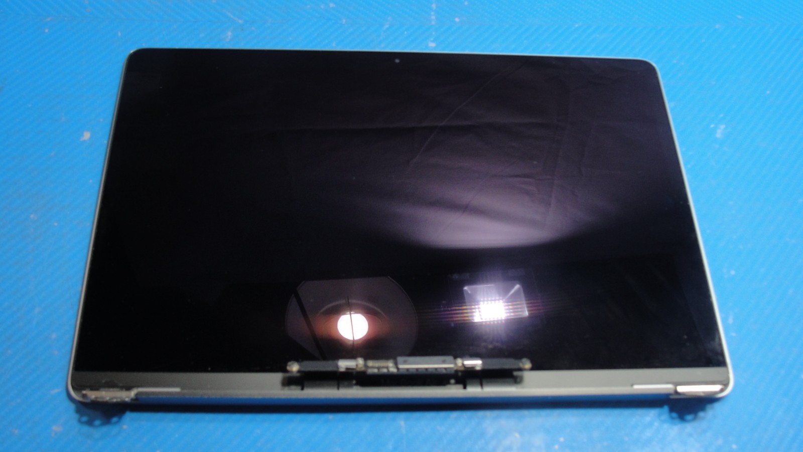 MacBook Air 13” A2337 Late 2020 MGN63LL/A Glossy LCD Screen Assembly 661-16806