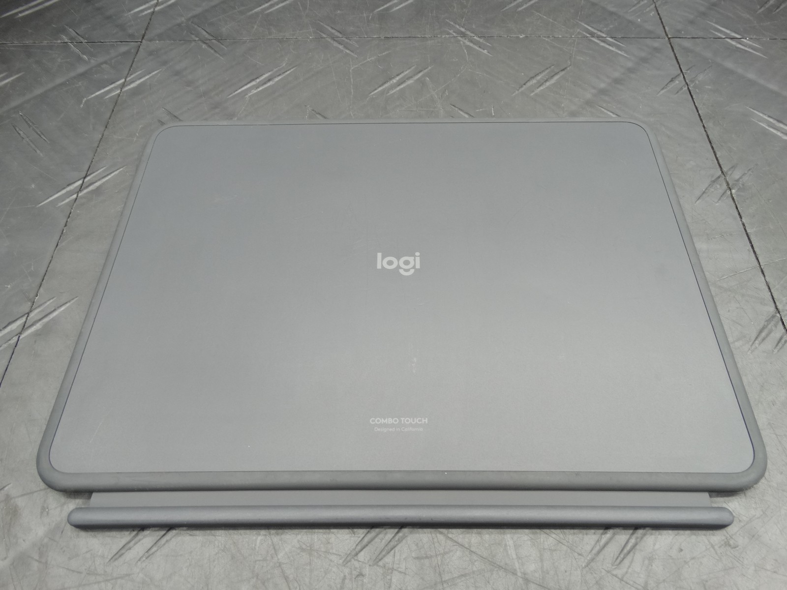 Logitech – Combo Touch iPad Air 11-inch (Oxford Gray) Keyboard Only