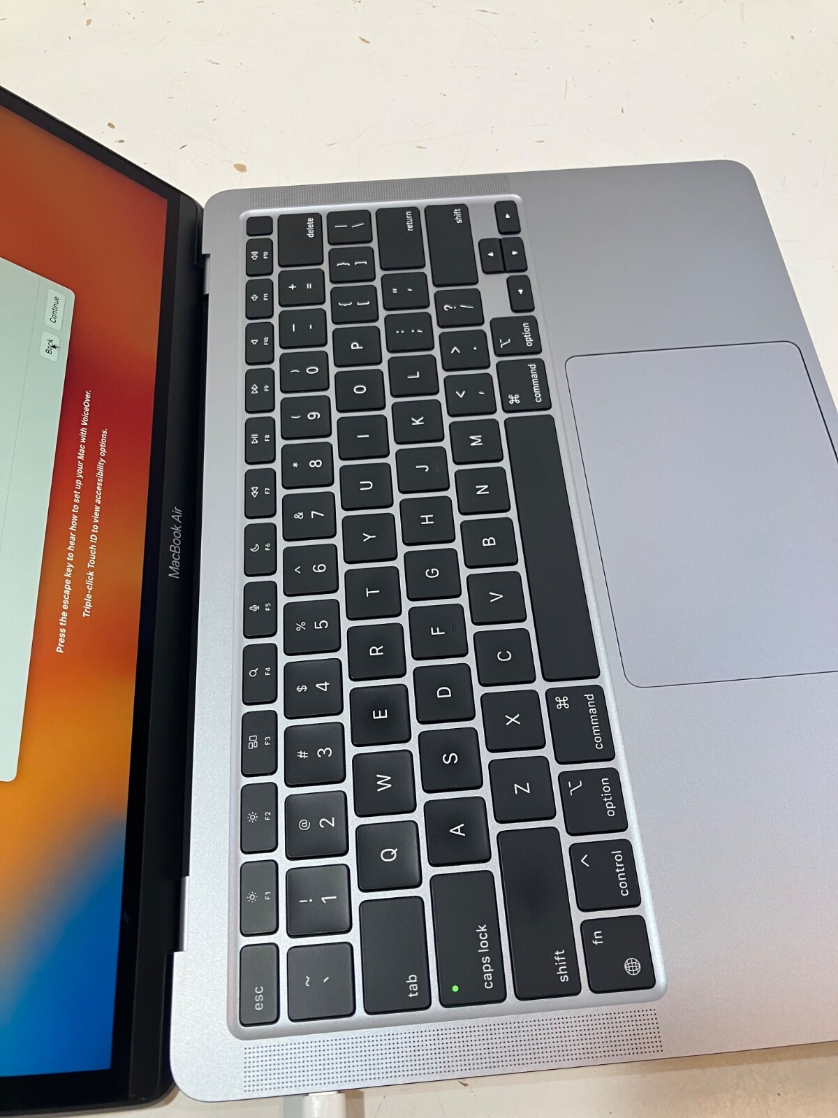 2020 Macbook Air Apple M1 3.2 Ghz CPU/GPU 8/7 Core | 16GB RAM 256GB SSD *