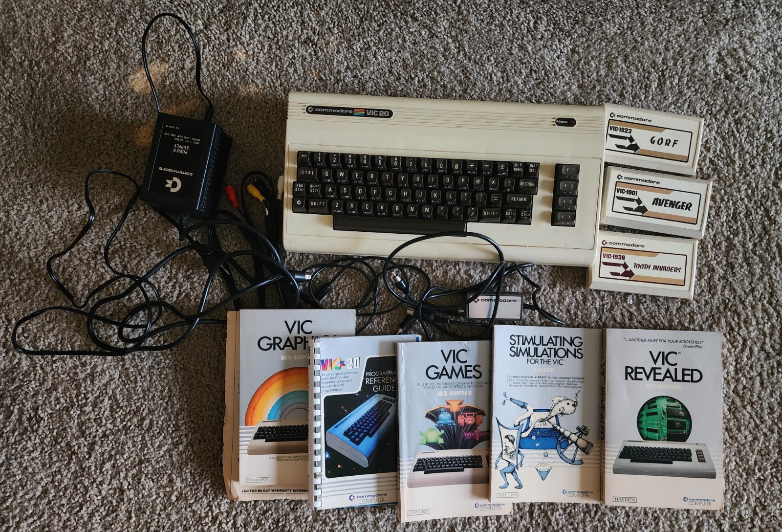 Vintage Commodore Vic 20 Computer w/power-supply and Original Box – (Untested)