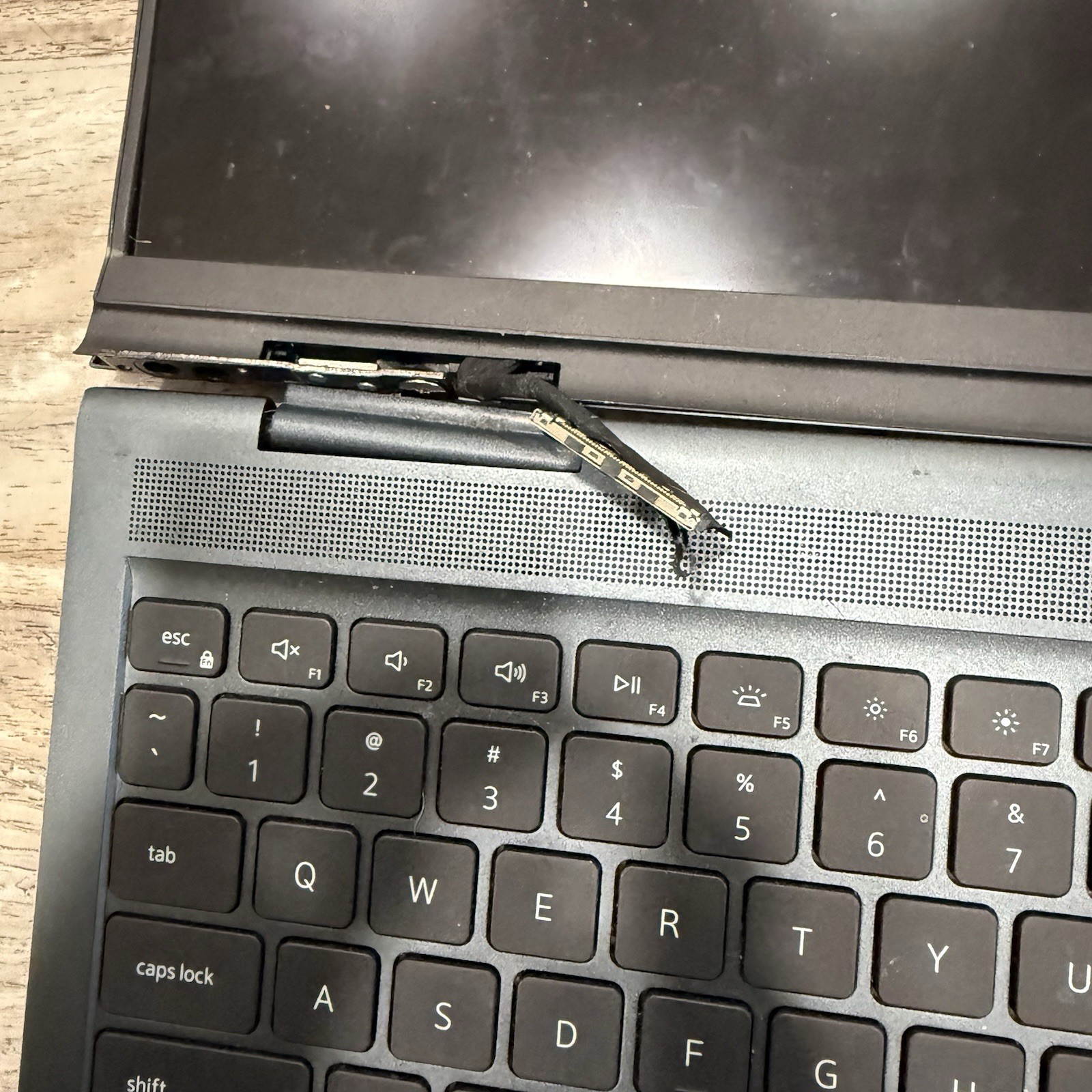 Dell Inspiron 16 Plus 7610 16″ Intel Core i7-11800H, FOR PARTS ONLY
