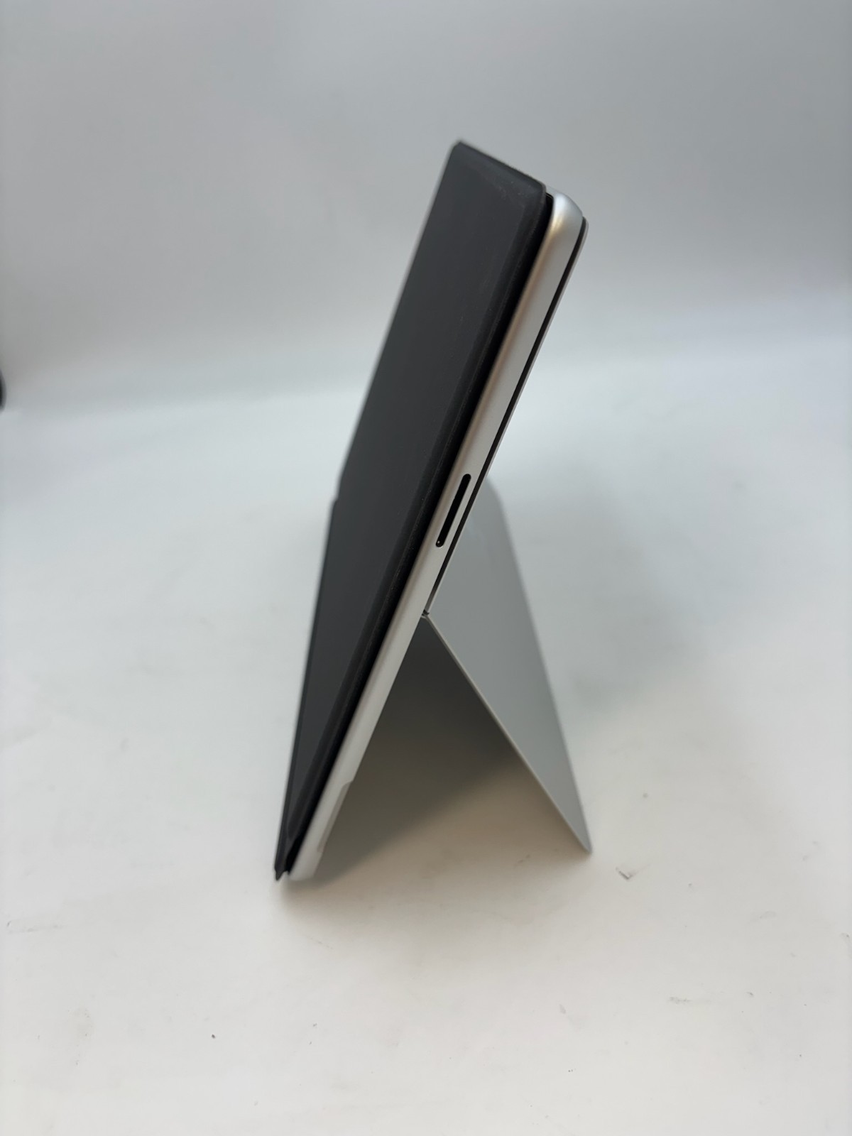Microsoft Surface Pro 11 th Ed 13″ 512 GB SSD 16 GB RAM Snapdragon X 10-Core