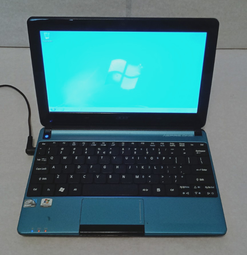 Blue Acer Aspire One Netbook / Laptop – Intel Atom 1.60 GHz CPU, 1 GB RAM, Win 7