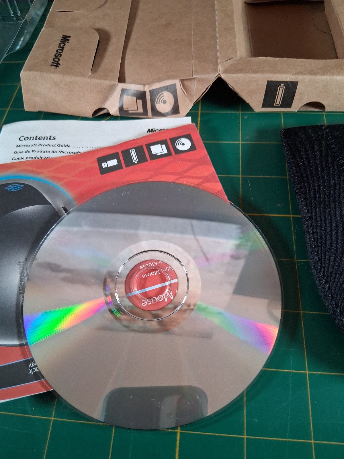 Microsoft Explorer Mini Mouse BlueTrack Technology 2.4GHz Wireless 1363 Vista XP