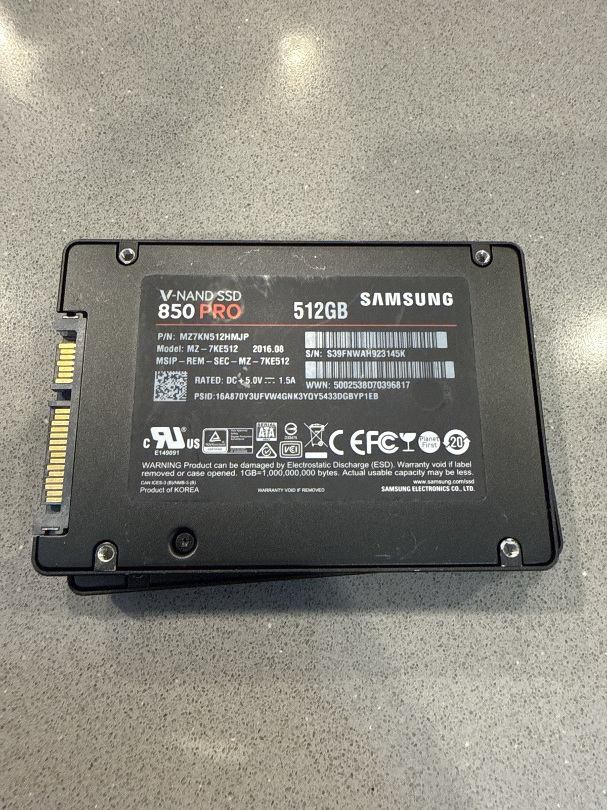 MZ-7KE512 SAMSUNG 850 Pro Series 512GB 2.5″ SATAIII SSD MZ-7KE512B 3D V-NAND 7mm