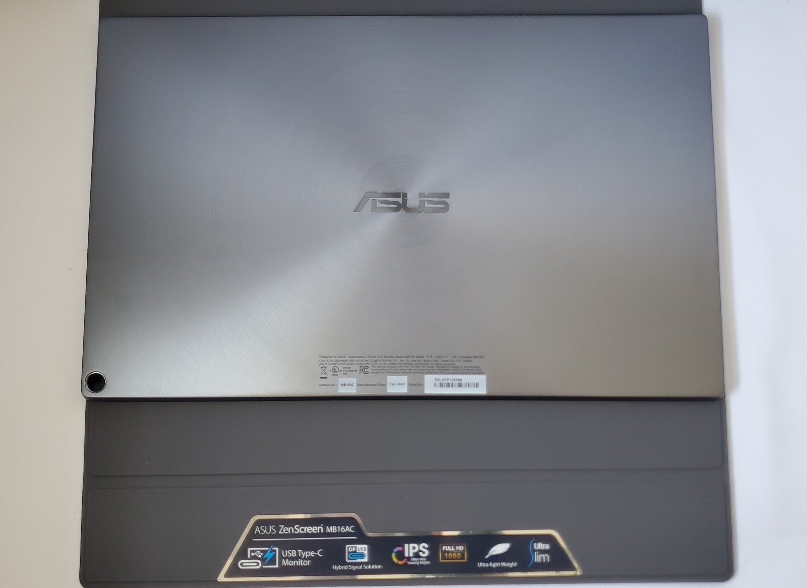 ASUS ZenScreen MB16AC 15.6″ Portable USB-C Monitor FHD 1080p IPS w/ Smart Case