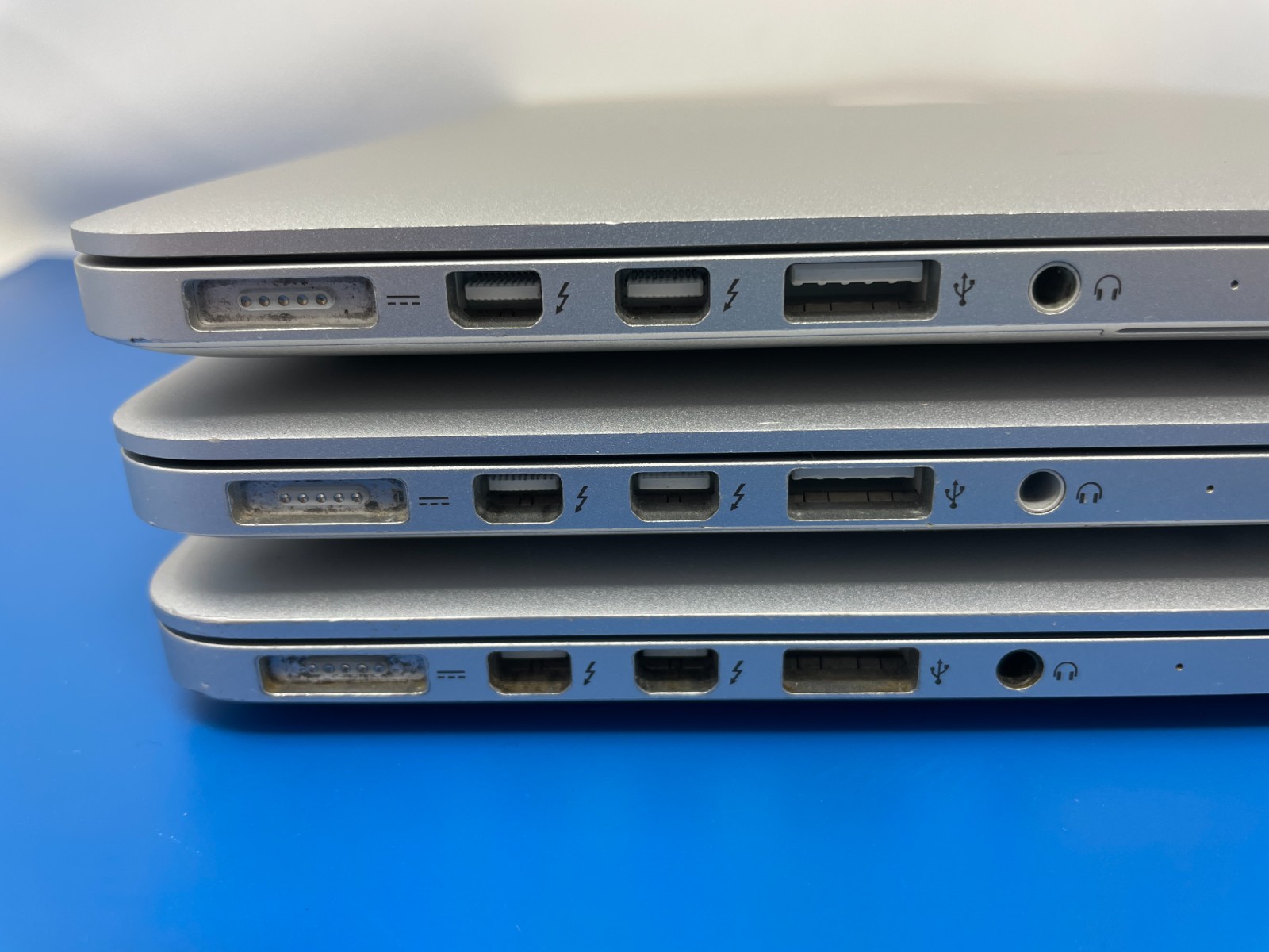 Lot: 3 Apple MacBook Pro A1502 MF839LL/A i5-5257U@2.7GHz 8GB RAM 128GB SSD w/ OS