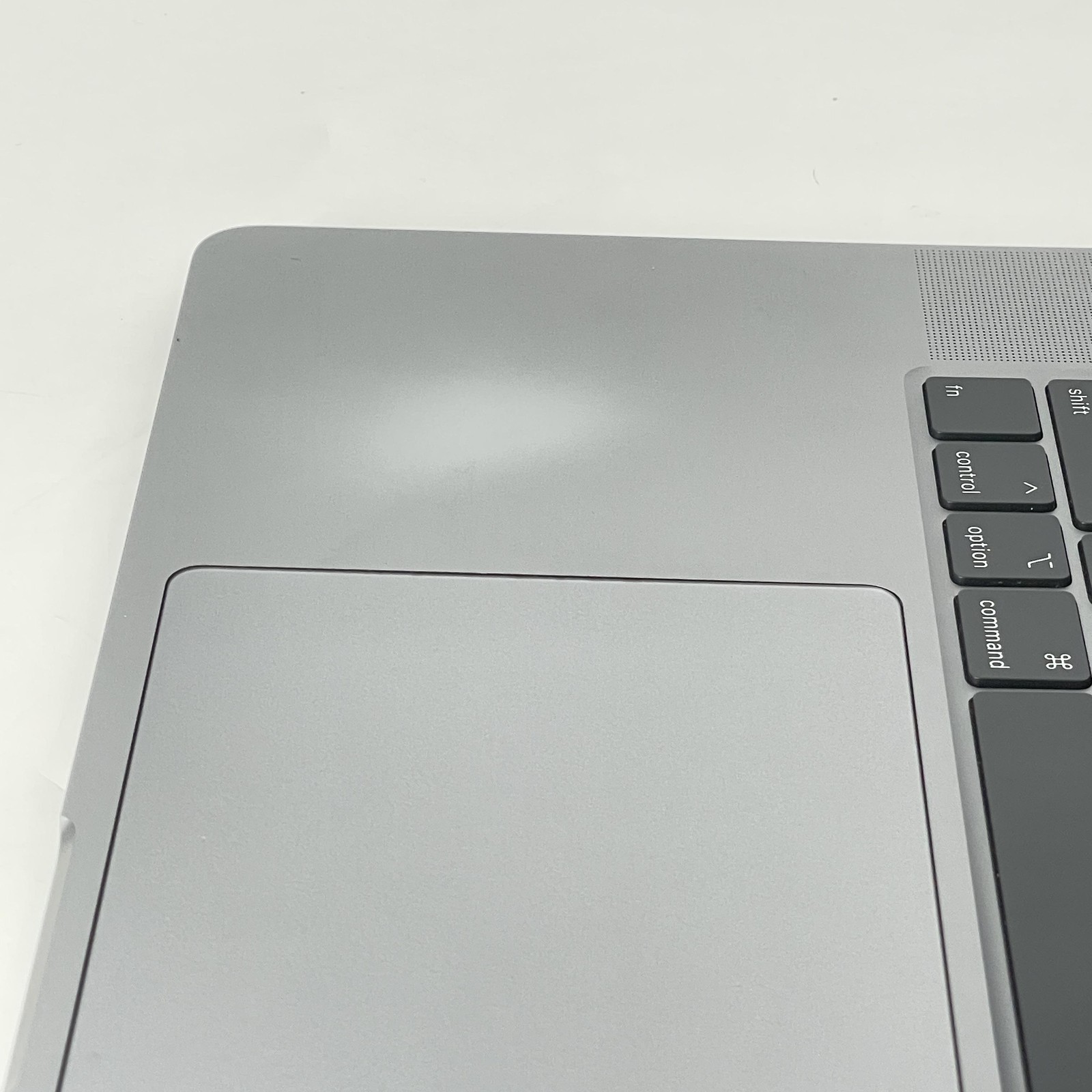 MacBook Pro 16 Touch Bar Silver 2019 2.4GHz i9 32GB 1TB SSD AMD Radeon Pro 5500M