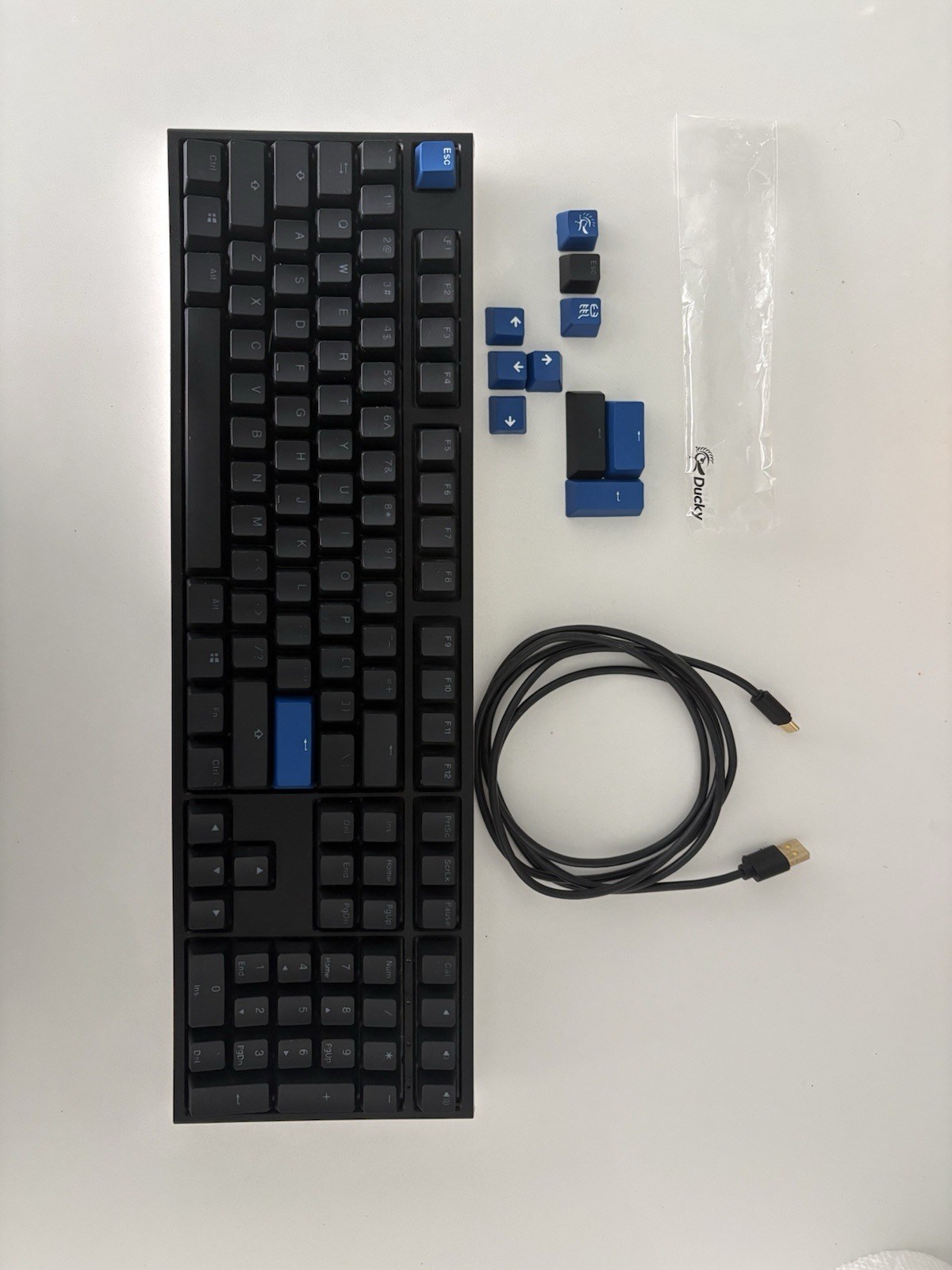 Ducky One 2 Mechanical Keyboard MX Cherry Blue Full-Size (100%)