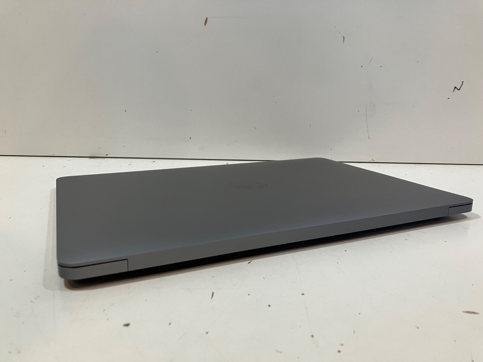 2020 Macbook Air Apple M1 3.2 Ghz CPU/GPU 8/7 Core | 16GB RAM 256GB SSD *