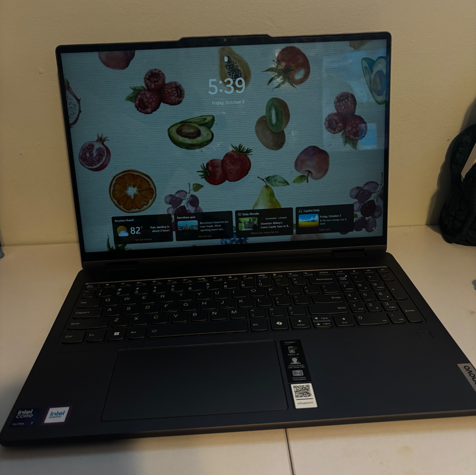 Lenovo Yoga 7i 16″ (512GB SSD Intel Core i5-1335U 1.3GHz 16GB RAM) Touch 2-In-1