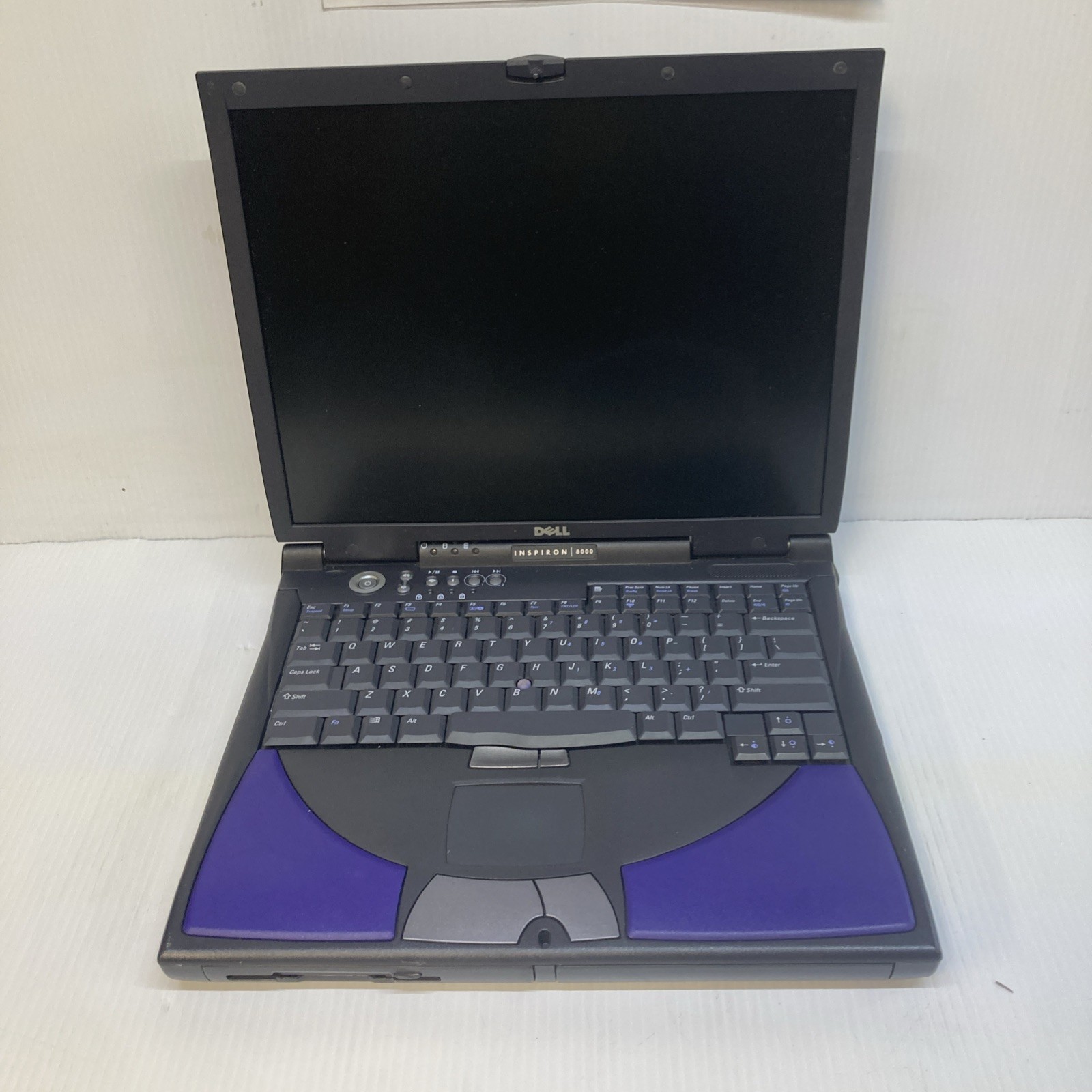 Vintage Dell inspiron 8000 Mobile pentium III 700 MHz 128 MB no HDD Boot to BIOS
