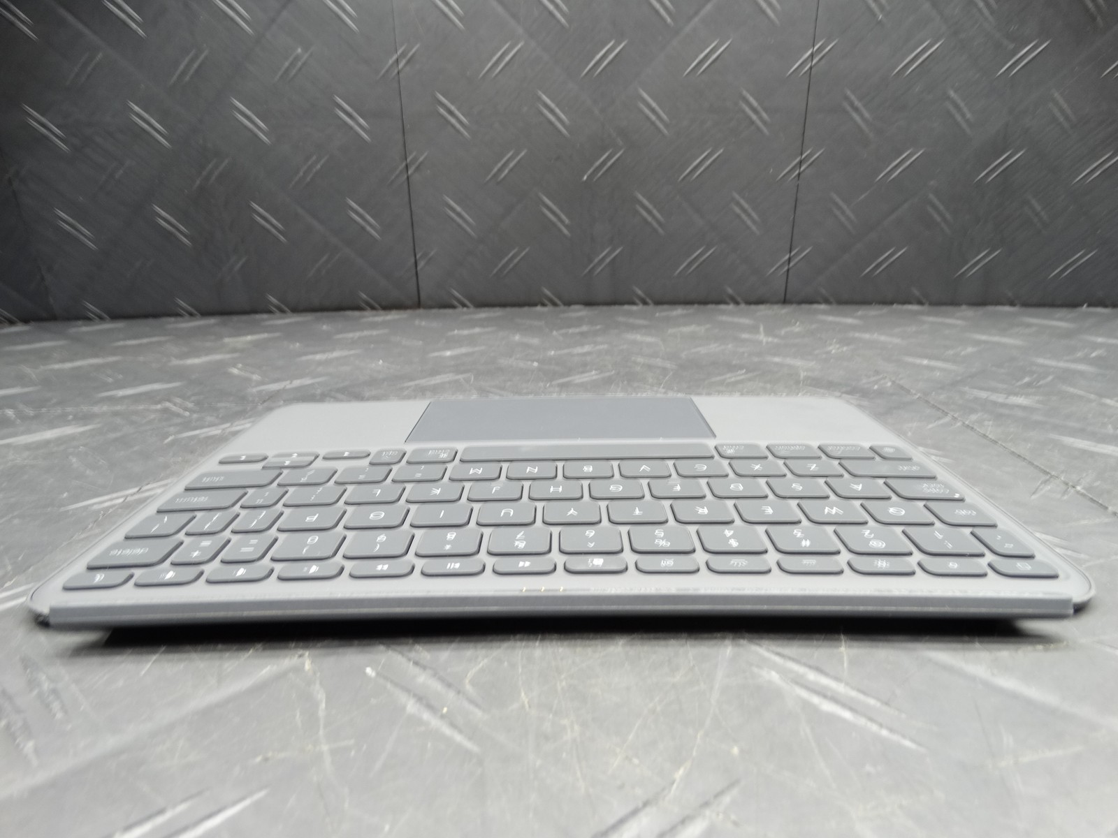Logitech – Combo Touch iPad Air 11-inch (Oxford Gray) Keyboard Only