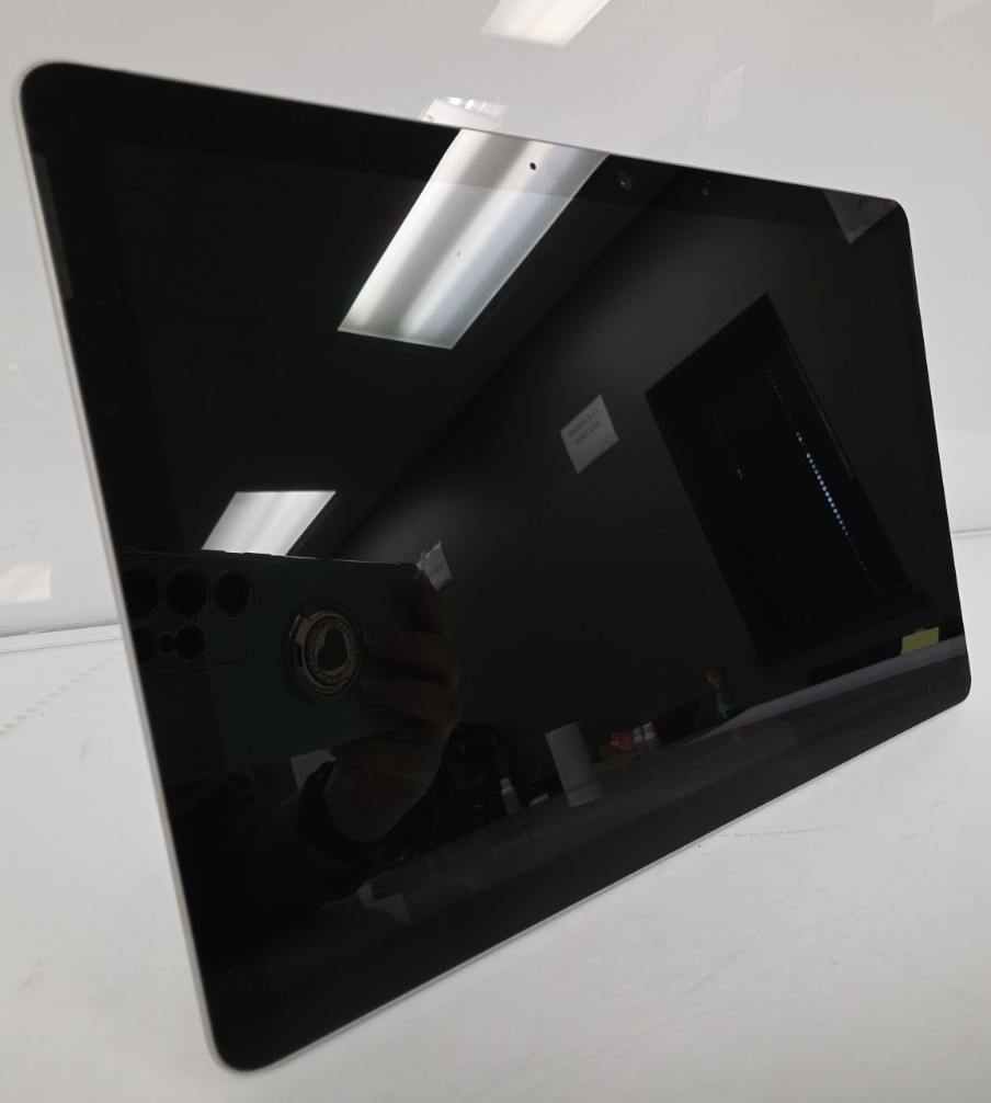 Microsoft Surface Go 2| Intel Core m3|4GB RAM| 64GB SSD| Win 10 Pro| Bad Battery