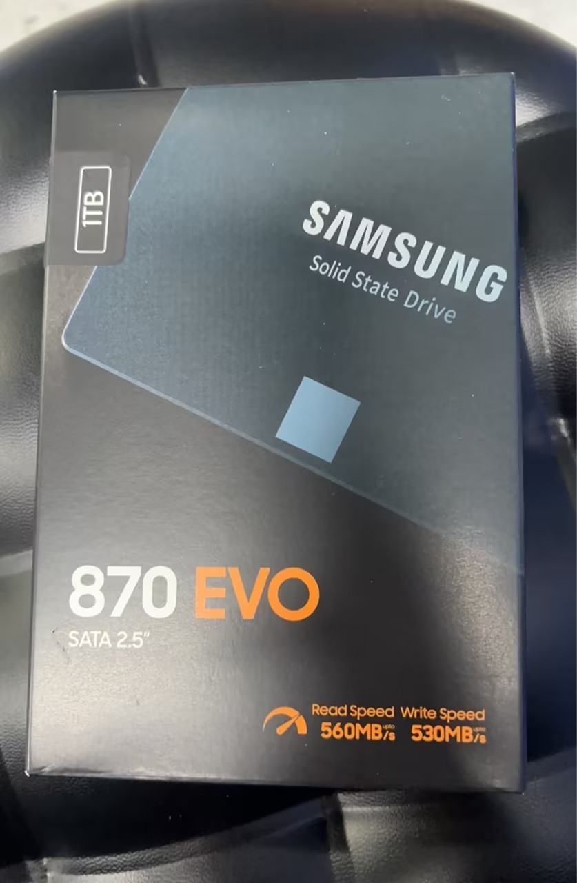Brand New in sealed box Samsung 870 EVO 1TB, 2.5 inch Internal SSD, MZ-77E1T0BW