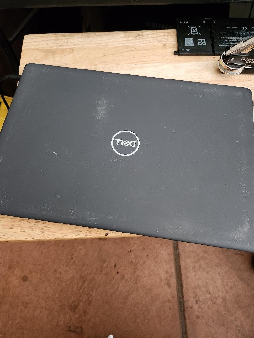 Dell Latitude 3510 15.6″ i5-10210U 16GB DDR4 240GB M.2 Win11P used