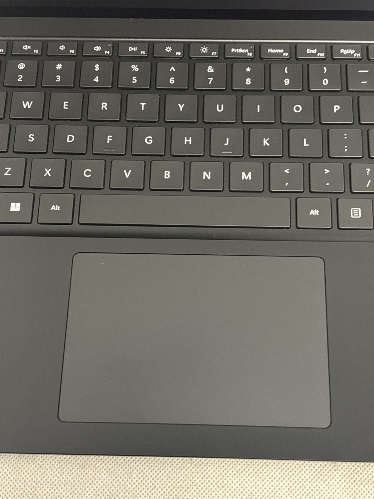 Microsoft Surface Laptop 5 13.5” (512GB, Intel Core i7 12th, 16GB RAM) – Black