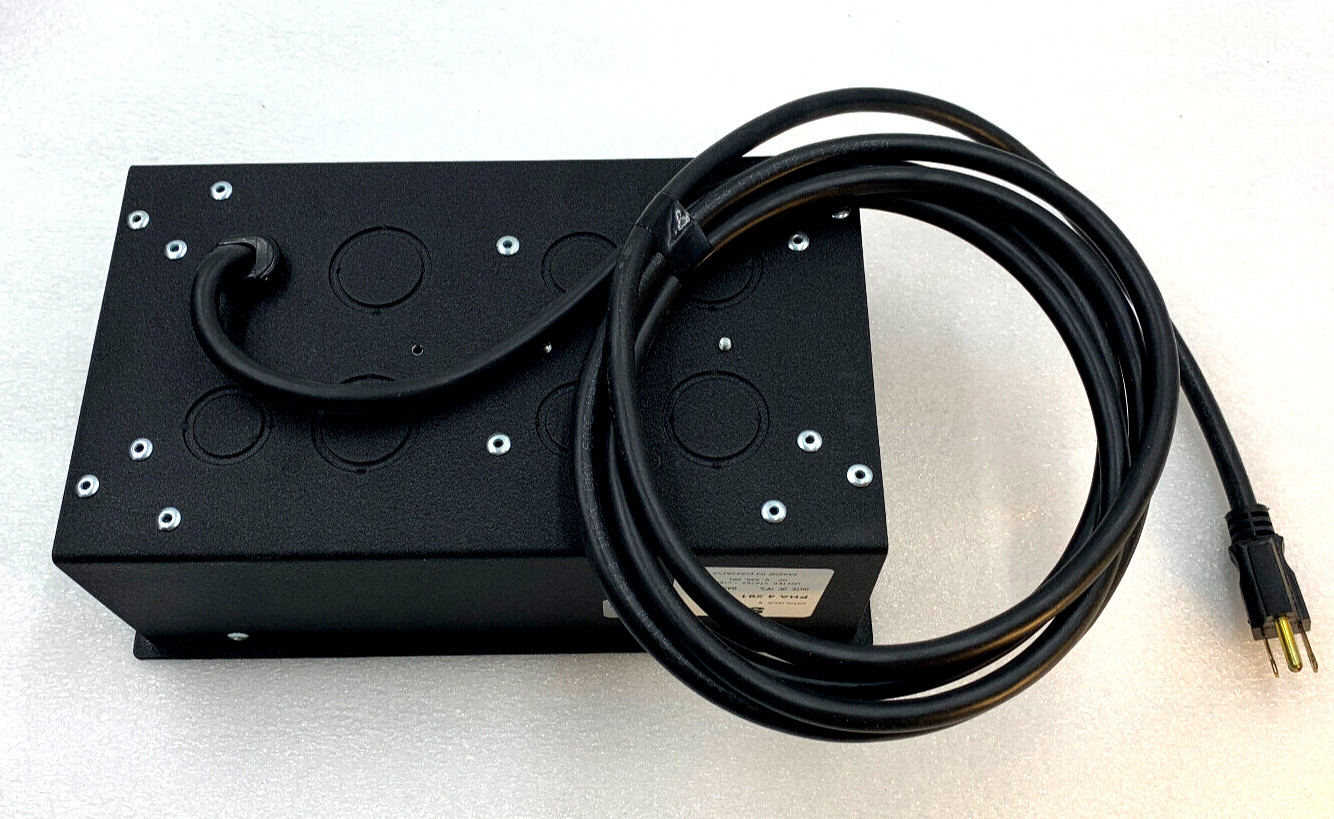 Doug Mockett PHA-4-291 HINGED LID POWER GROMMET -Canada