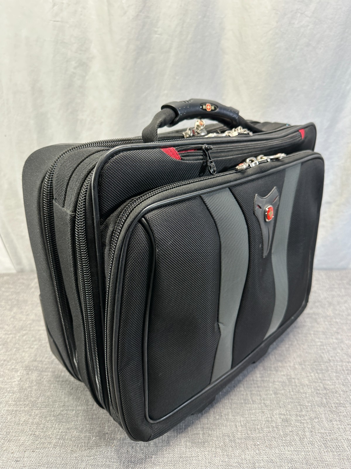Wenger Swiss Gear Granada Pro Rolling Travel Laptop Case Carry on Briefcase