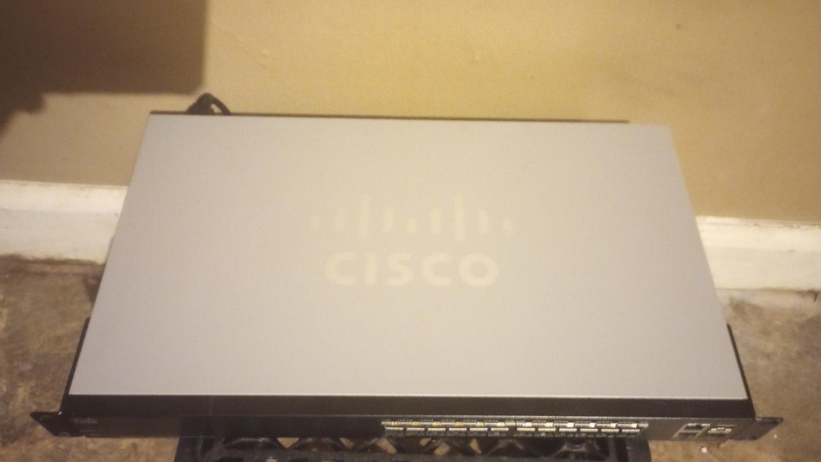 Cisco SG200-26 26-Port Gigabit Smart Switch Partially Managed Rack 1U SFP