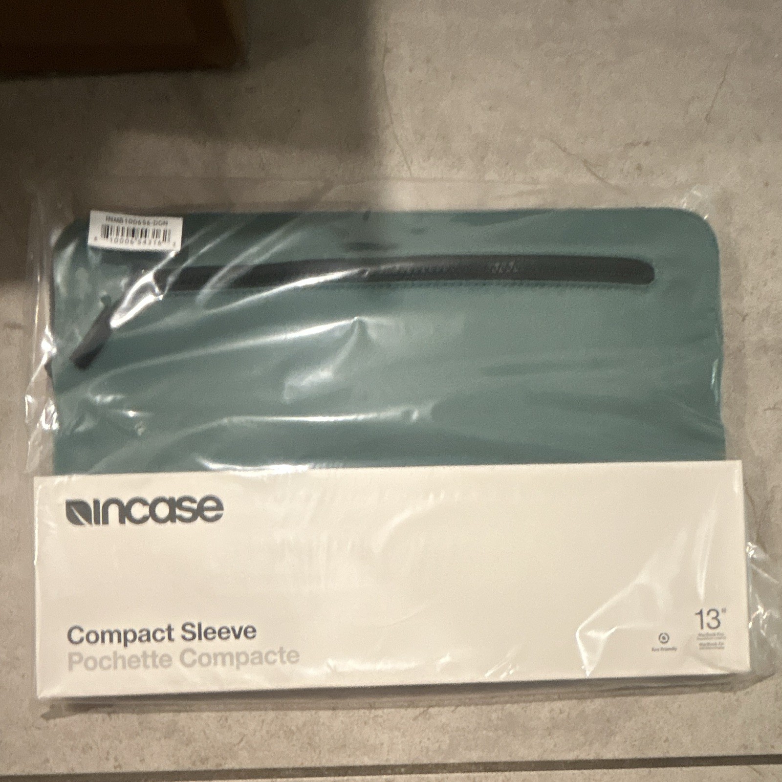Incase Compact Sleeve 13in Green Nylon Padded Zipper Sleeve Case