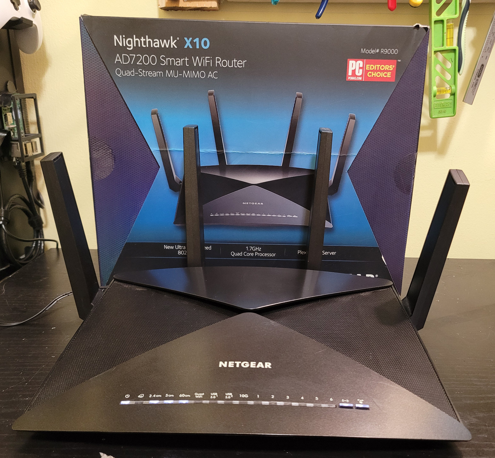 (See Description) NETGEAR Nighthawk X10 Wireless Router AD7200