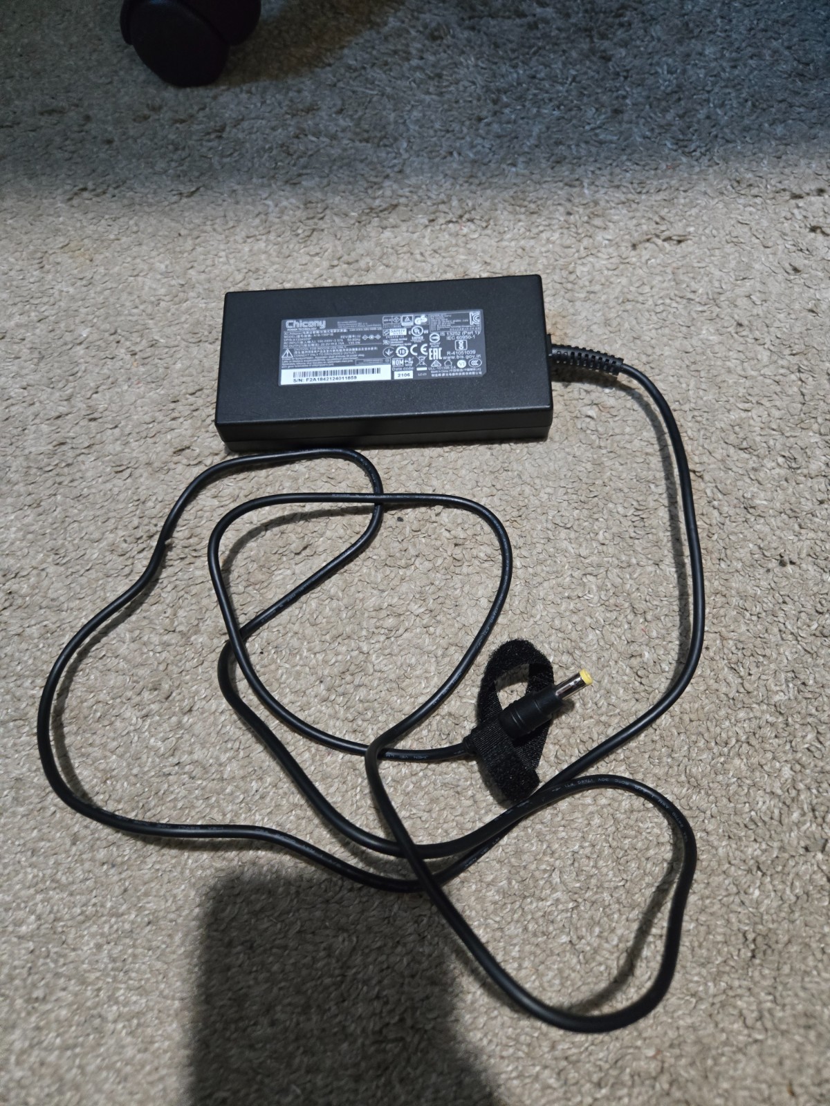 Chicony AC Adapter Model A18-135P1B Output 20.0V 6.75A
