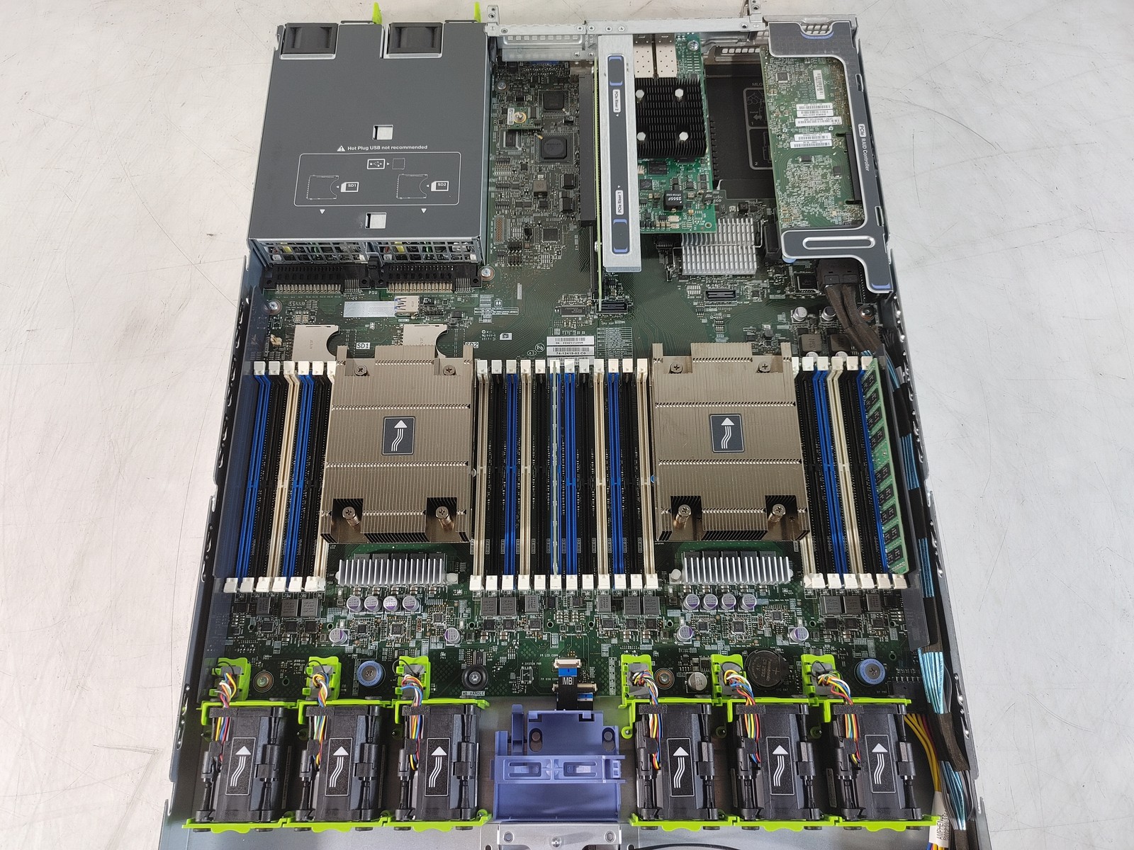Cisco UCS C220 M4 2.40 GHz Intel Xeon E5-2620 v3 32 GB DDR4 Server No Drives/No
