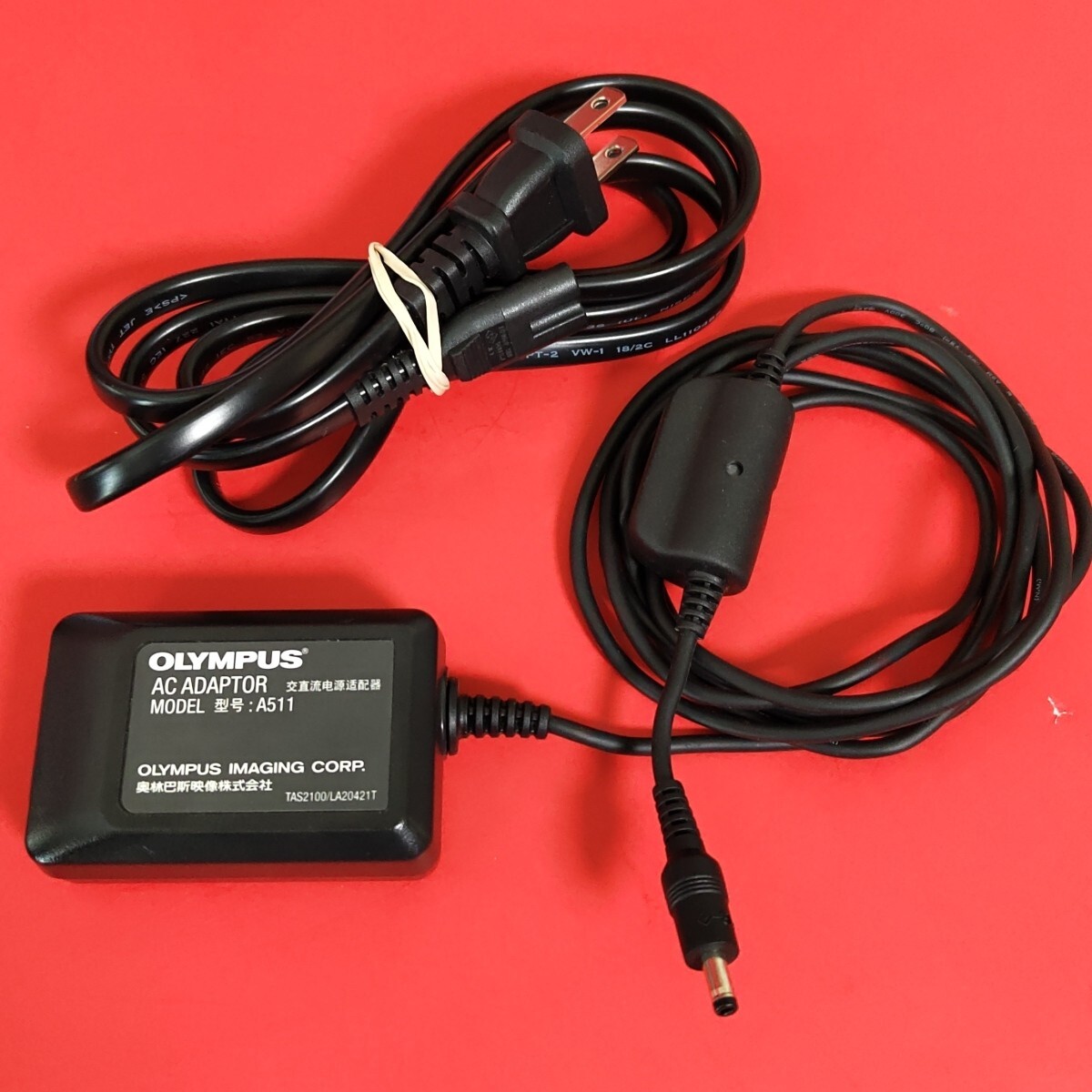 Genuine Olympus A511 AC adapter Charger for DS4000 DS3300 CR3 6.E1 5V 2A 100/240