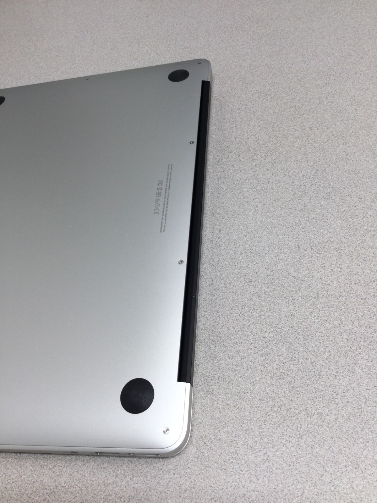 Apple MacBook Air 13.inch (128 GB SSD, Intel Core i5 5th. Gen., 1.6GHz, 4 GB RAM