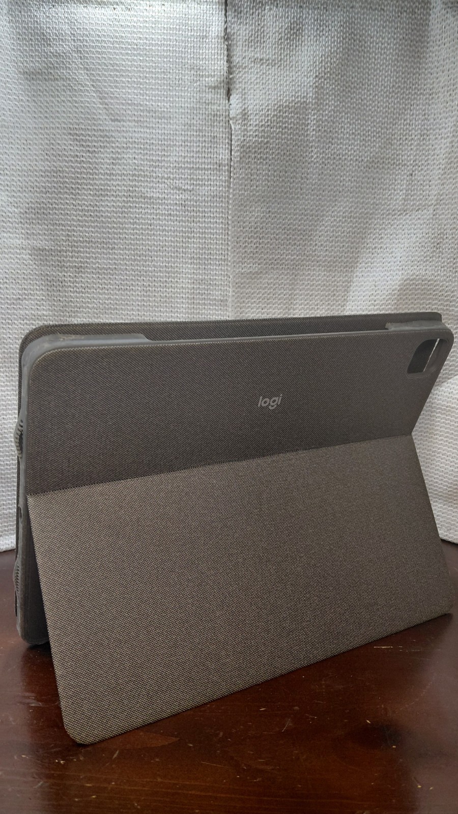 Logitech Combo Touch Keyboard Case for iPad Pro 12.9 – USED!! DAMAGED EDGES