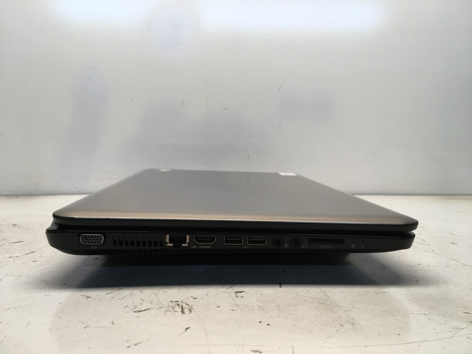 HP Pavilion G7-1277DX AMD A4-3300M 1900MHz 4 GB NO HDD