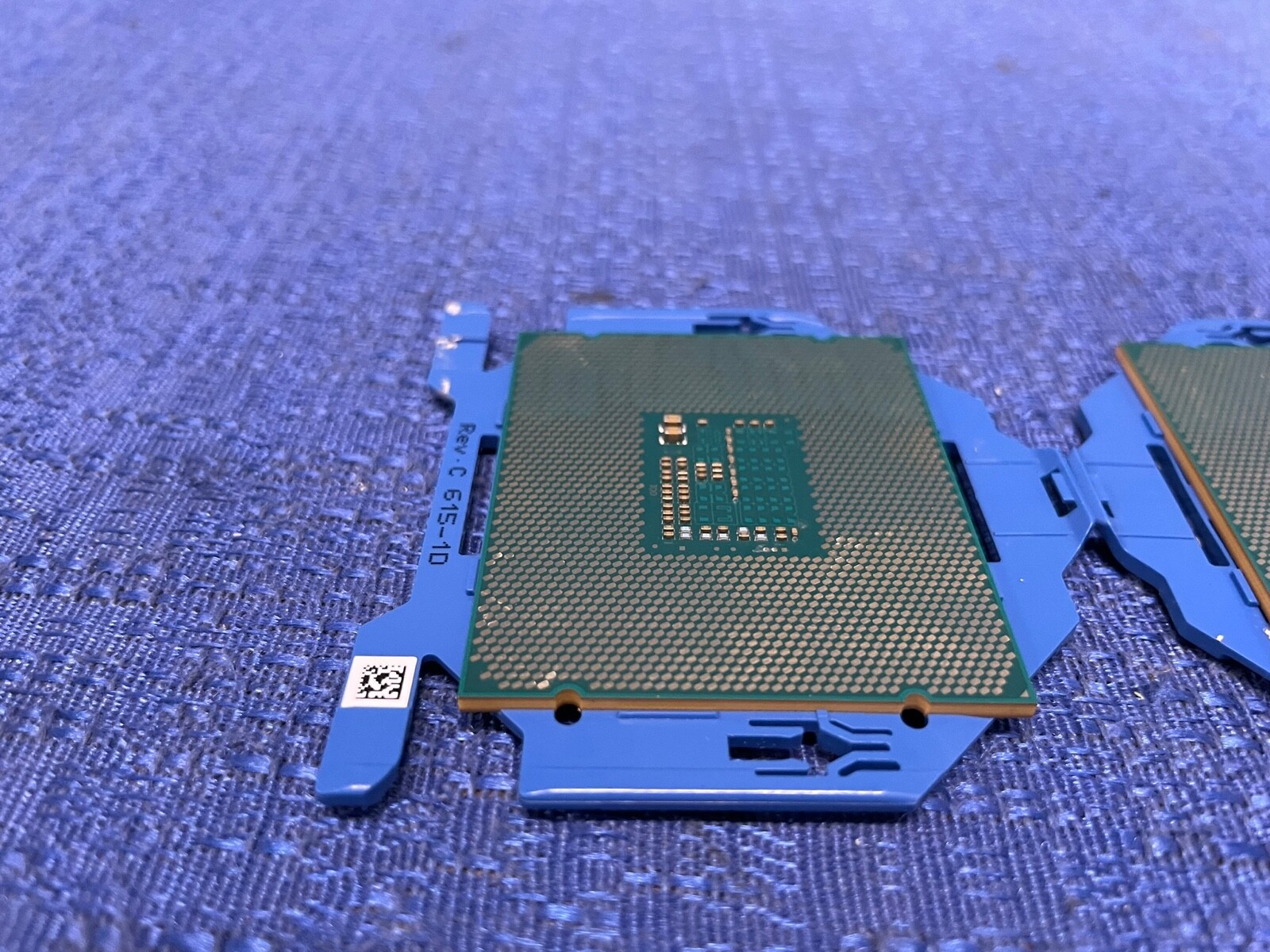 Lot of 2 Intel Xeon E5-2620 v3 Processor SR207 2.40GHz J611B349