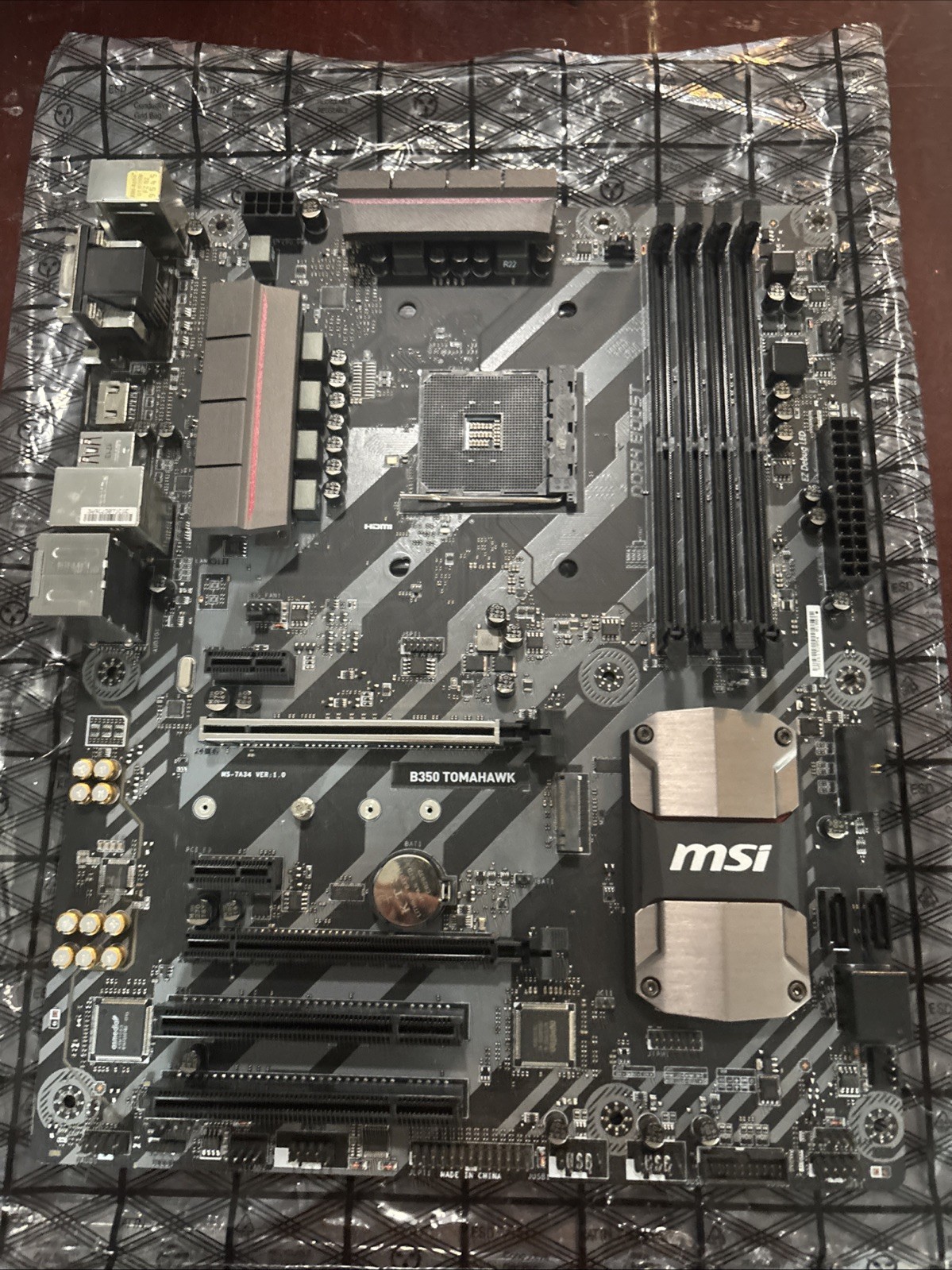 MSI B350 TOMAHAWK ATX AMD Socket AM4 DDR4 Gaming Motherboard**READ DESCRIPTION**