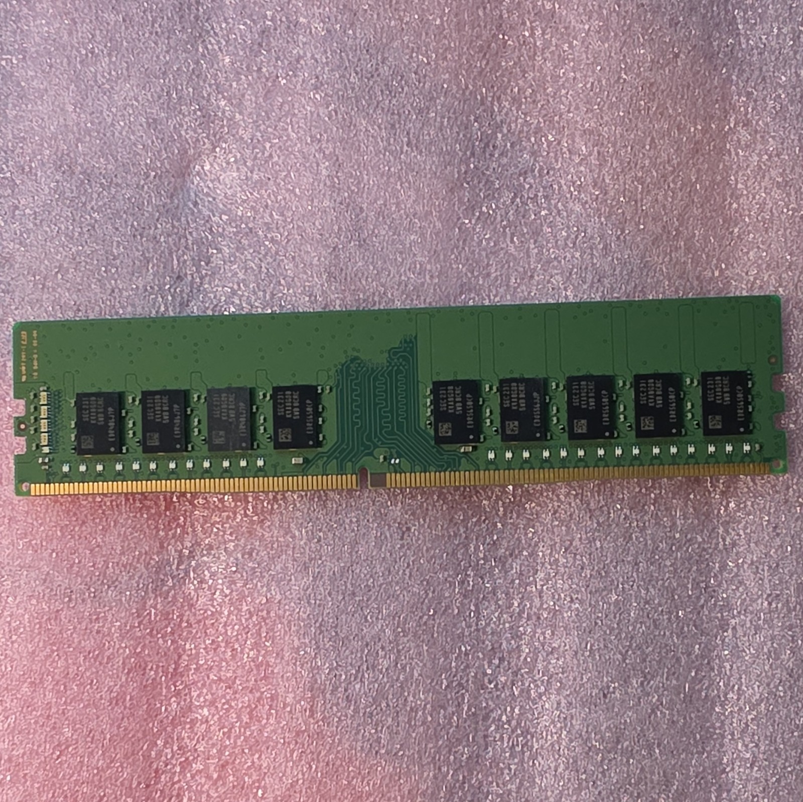 Samsung 16GB DDR4 2400MHz PC4-19200 ECC UDIMM Server Memory RAM M391A2K43BB1-CRC