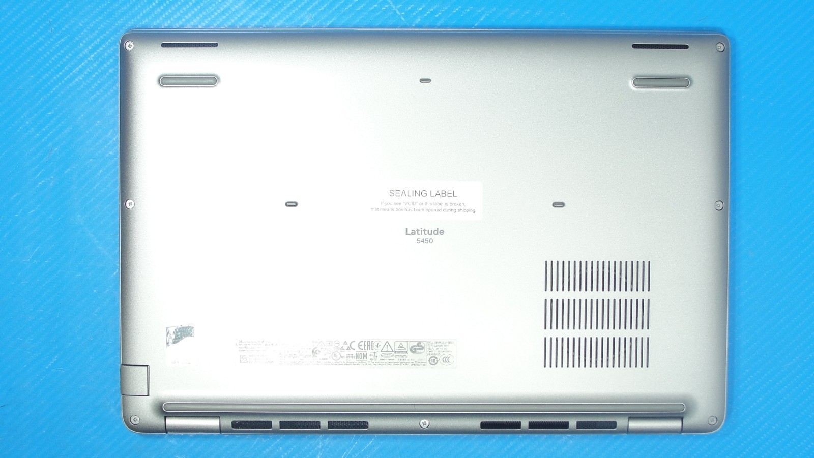 Dell Latitude 5450 14” FHD Ultra 7 165U 32GB 256GB W11P WRTY 08/2027 + Charger