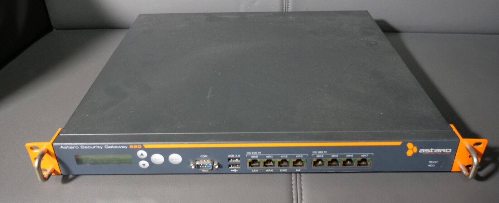 Sophos / Astaro Security Gateway 220 / 8-Port 2xUSB 10/100/1000