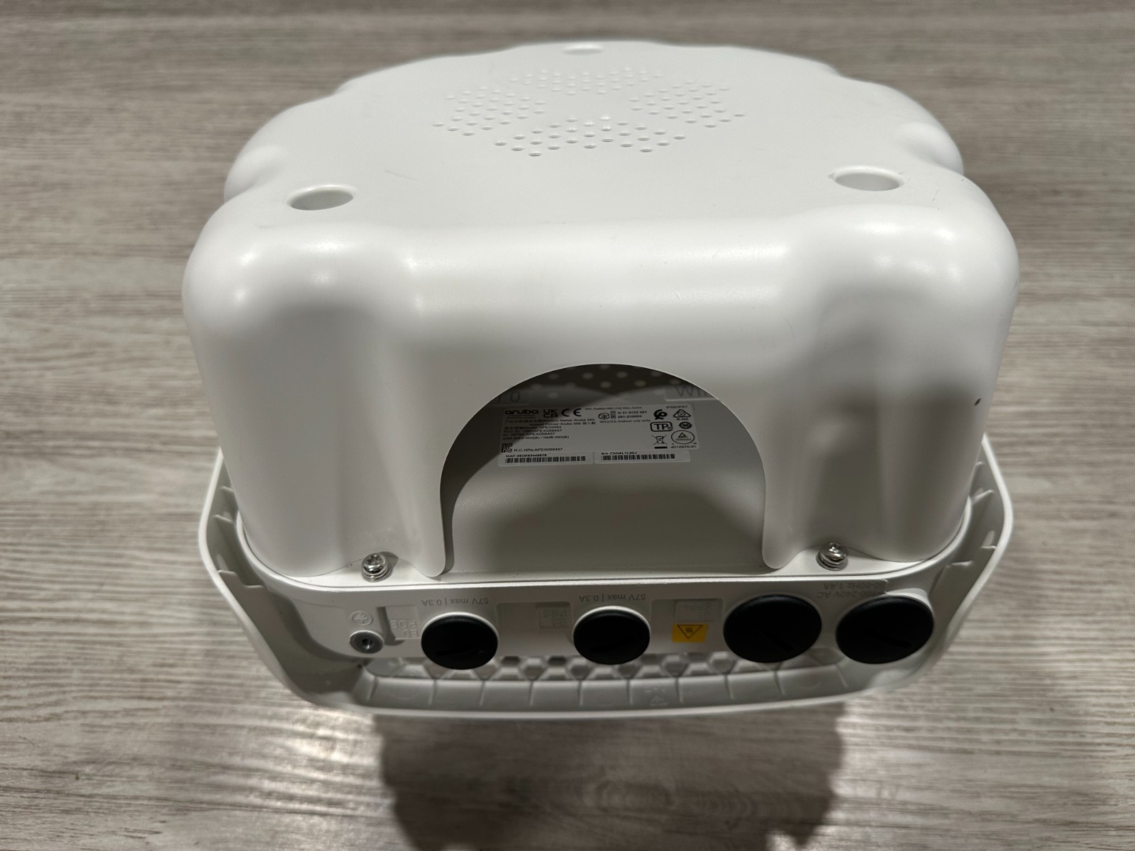 HPE ARUBA AP-584 (US) DUAL RADIO EXTERNAL ANTENNAS UNIFIED OUTDOOR AP R7S99A