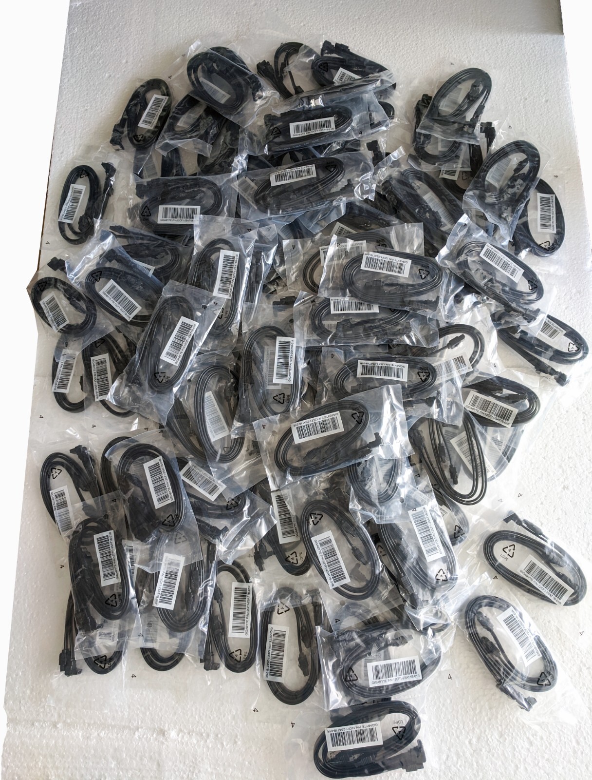 Lot 200 pcs: NEW 19″ Gigabyte SATA 3.0 6Gb/s 90 degree/Straight PC Data Cables